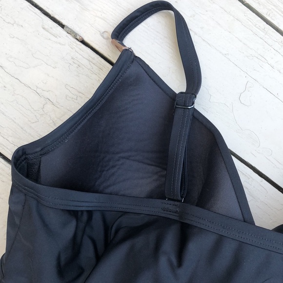 NWOT CACIQUE Balconette Swim Black Tankini top
Gold Hardware Built in Bra 44DDD - Picture 16 of 16